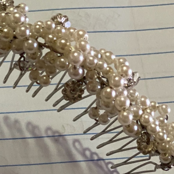 Princess Veils “Natalie” Hairpiece Swarovski flower Rhinestones and pearls. New - Picture 1 of 6